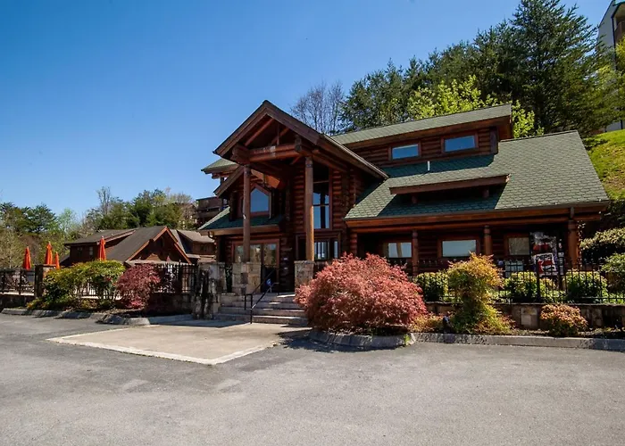 Higher Ground Condo With Mountain And Golf View